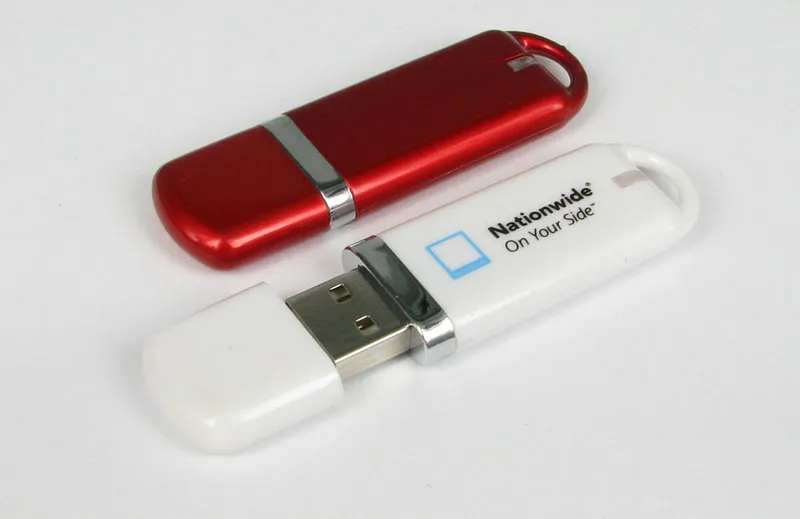 Low Price Good Quality Full Capacity Plastic Flash Drive with Free Data Preloading